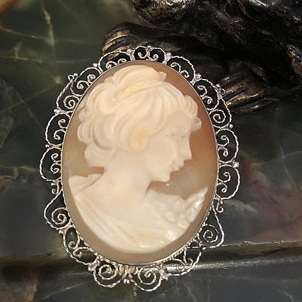 Silver jewelry at The Antique Guild of Alexandria, Va. The Antique